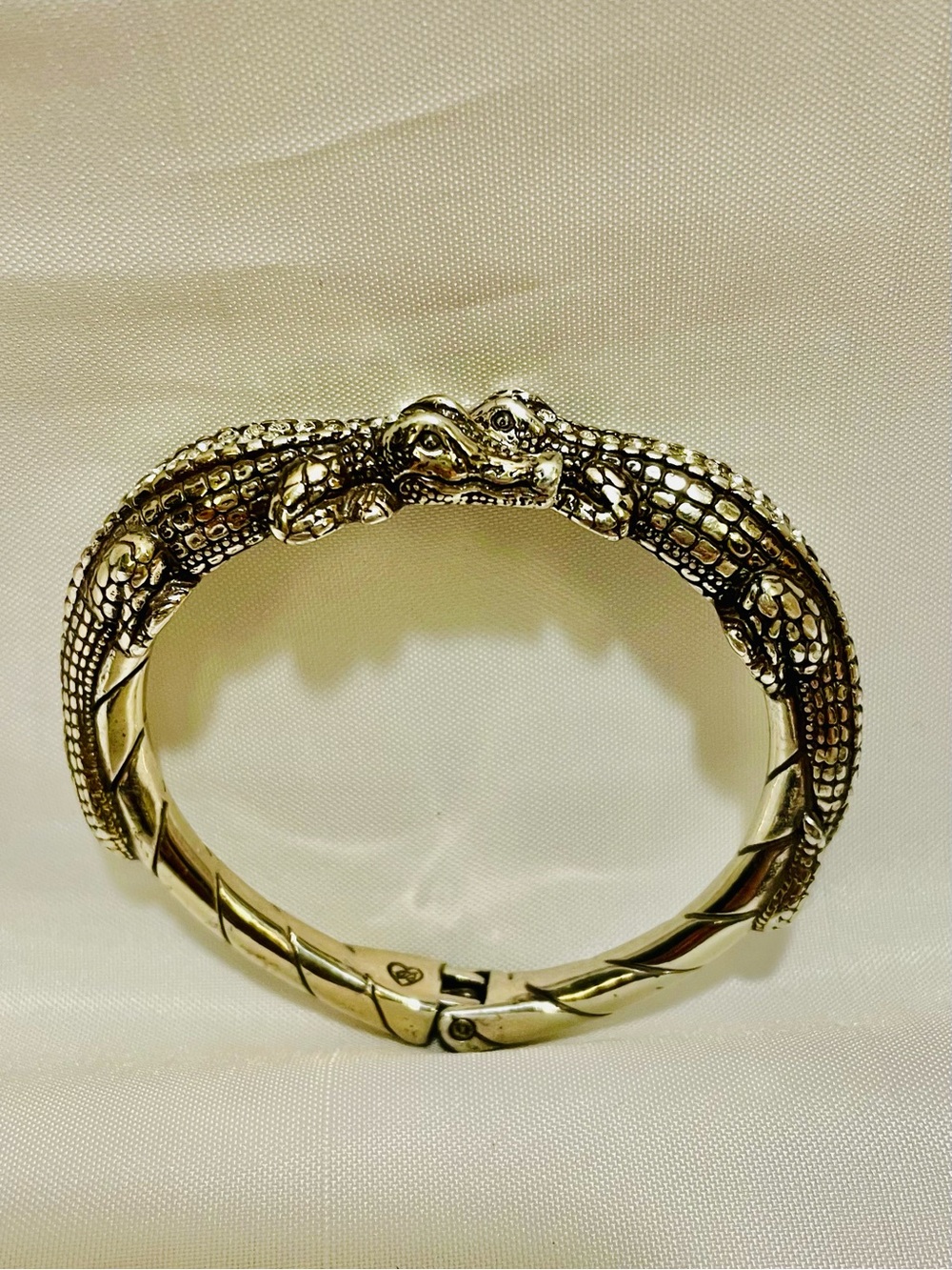 Brighton “Later Gator” Collection - 2 Kissing Gators & Clapper Style Bracelet - Picture 7 of 16